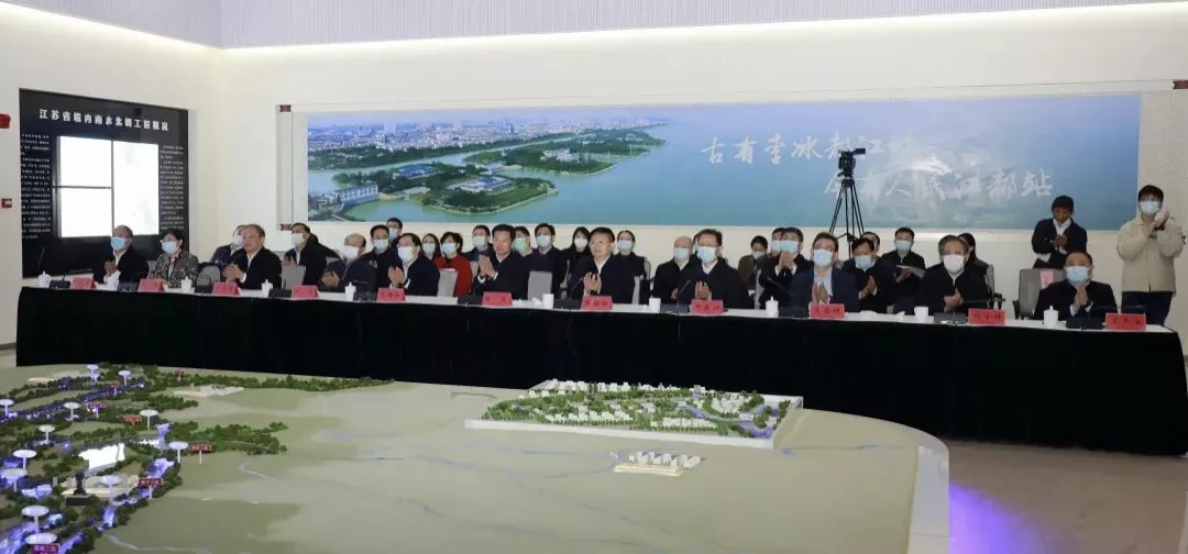 封面2.jpg 封面2.jpg